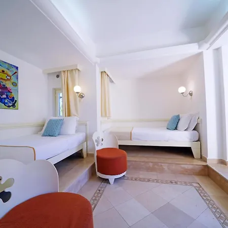 Hotel Hotiday Torre Santo Stefano 3*